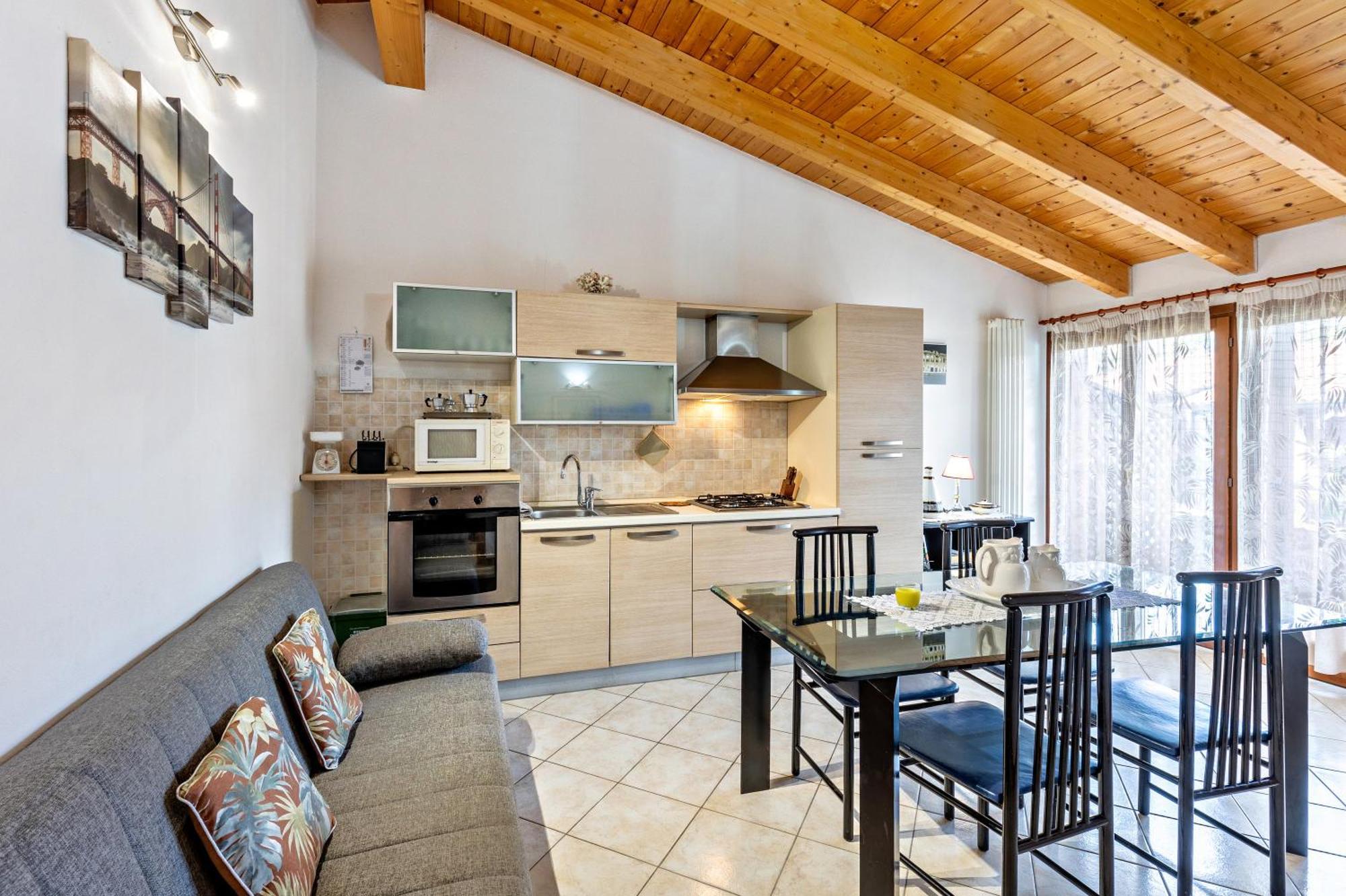 Residence La Corte Near Gardaland 卡斯特努沃德加尔达 外观 照片